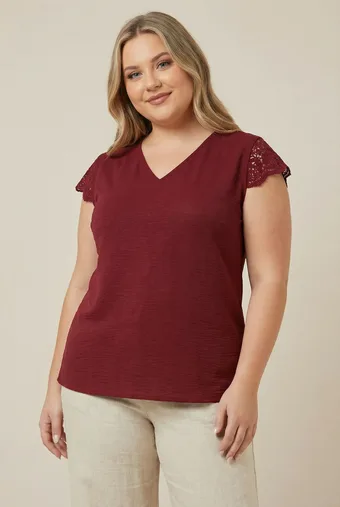 Blusa bordeaux con pizzo