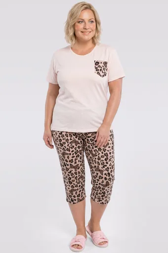 pigiama rosa con bottoni e pantaloni grigi a fiori