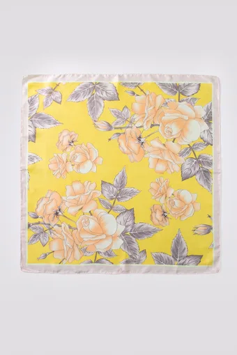 copia di copia di copia di foulard beige con motivo a pois neri