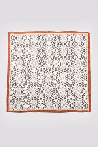 copia di copia di copia di copia di copia di copia di foulard beige con motivo a pois neri