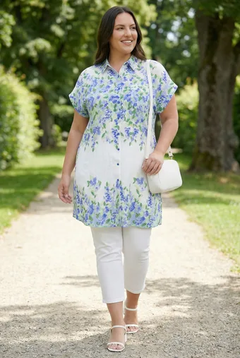Maglietta a Camicia corte con fiori blu